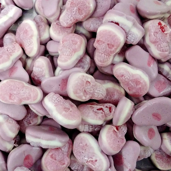 Jelly filled skulls 100g fruit flavoured jelly sweets with centre
