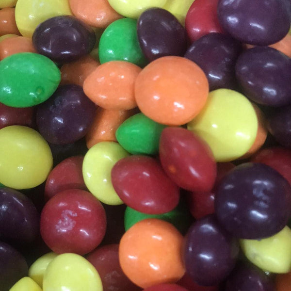 Skittles 100g fruity chewy sweets with crisp sugar shell